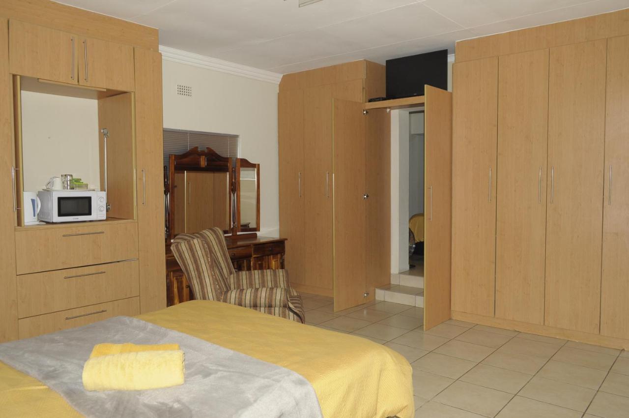 @Home Guest House Rustenburg Exterior photo