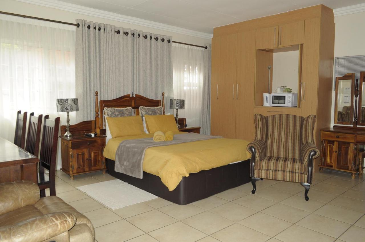 @Home Guest House Rustenburg Exterior photo