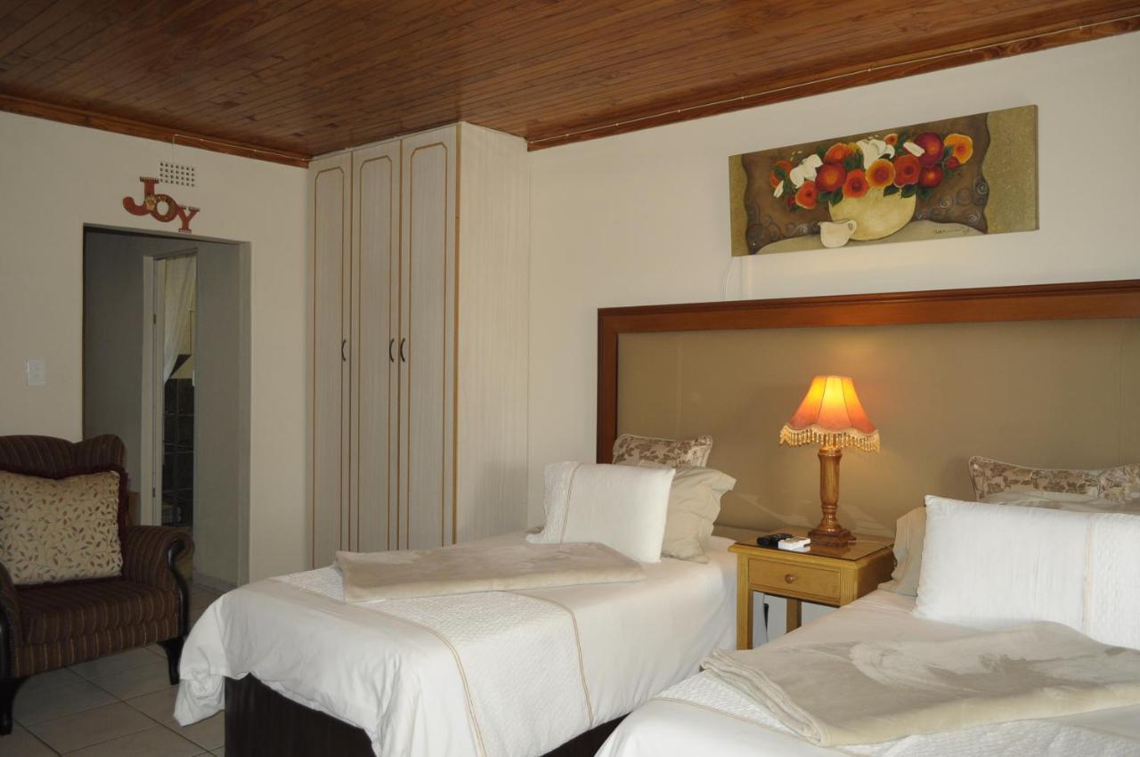 @Home Guest House Rustenburg Exterior photo
