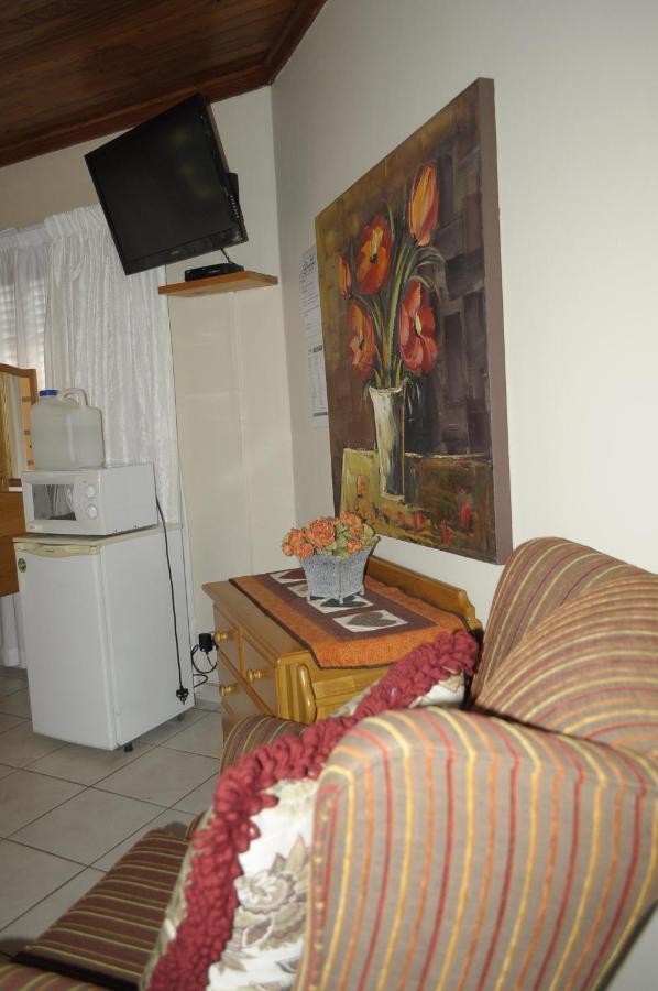 @Home Guest House Rustenburg Exterior photo